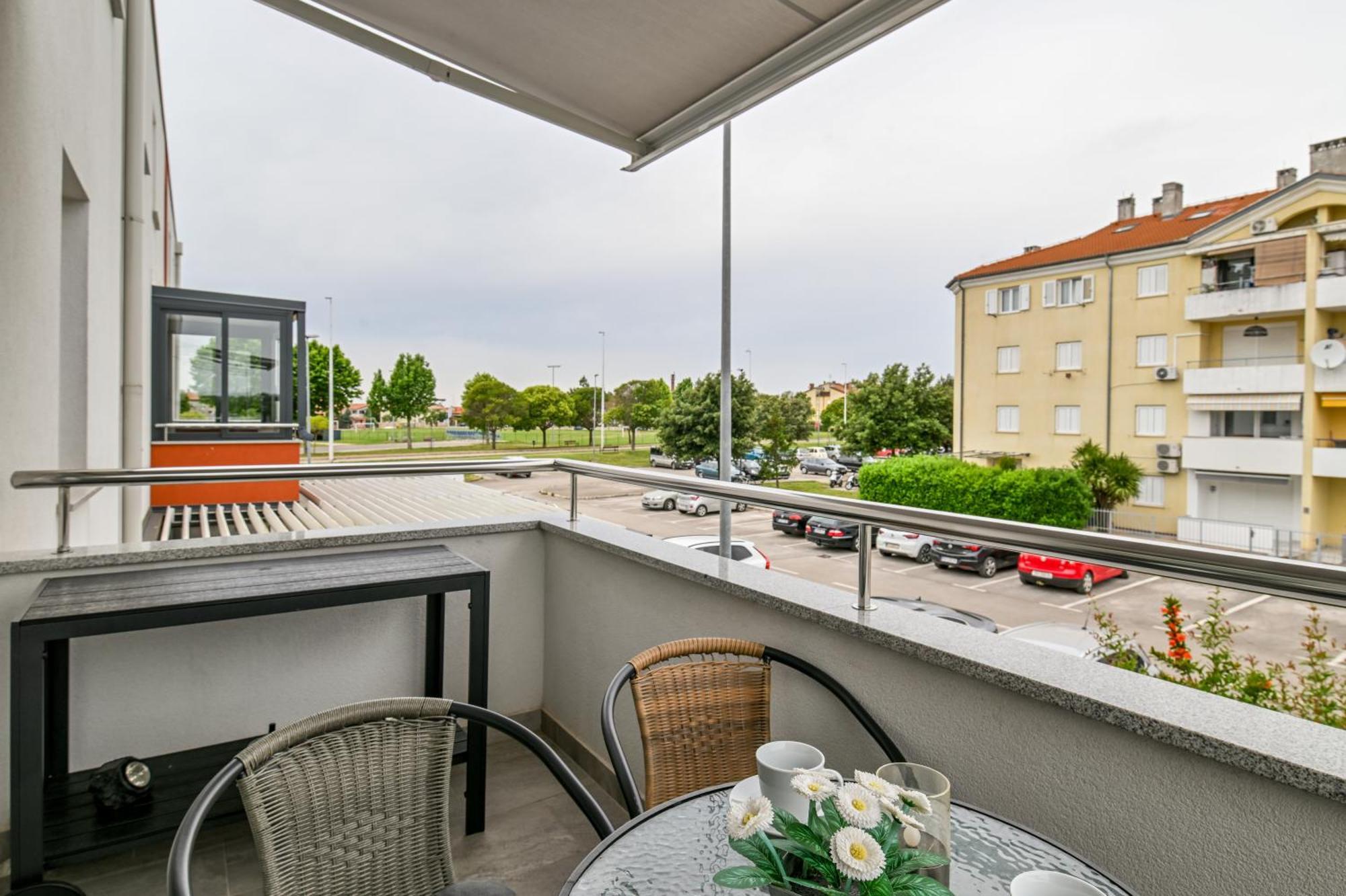 Apartment Uma Umag Exteriör bild